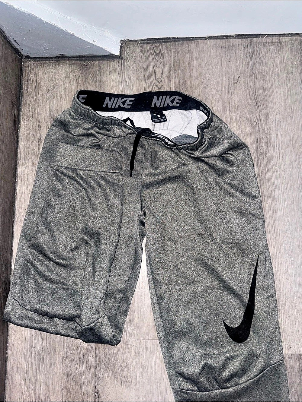 Nike Men's Athletic Shorts Gray & Black Size Large